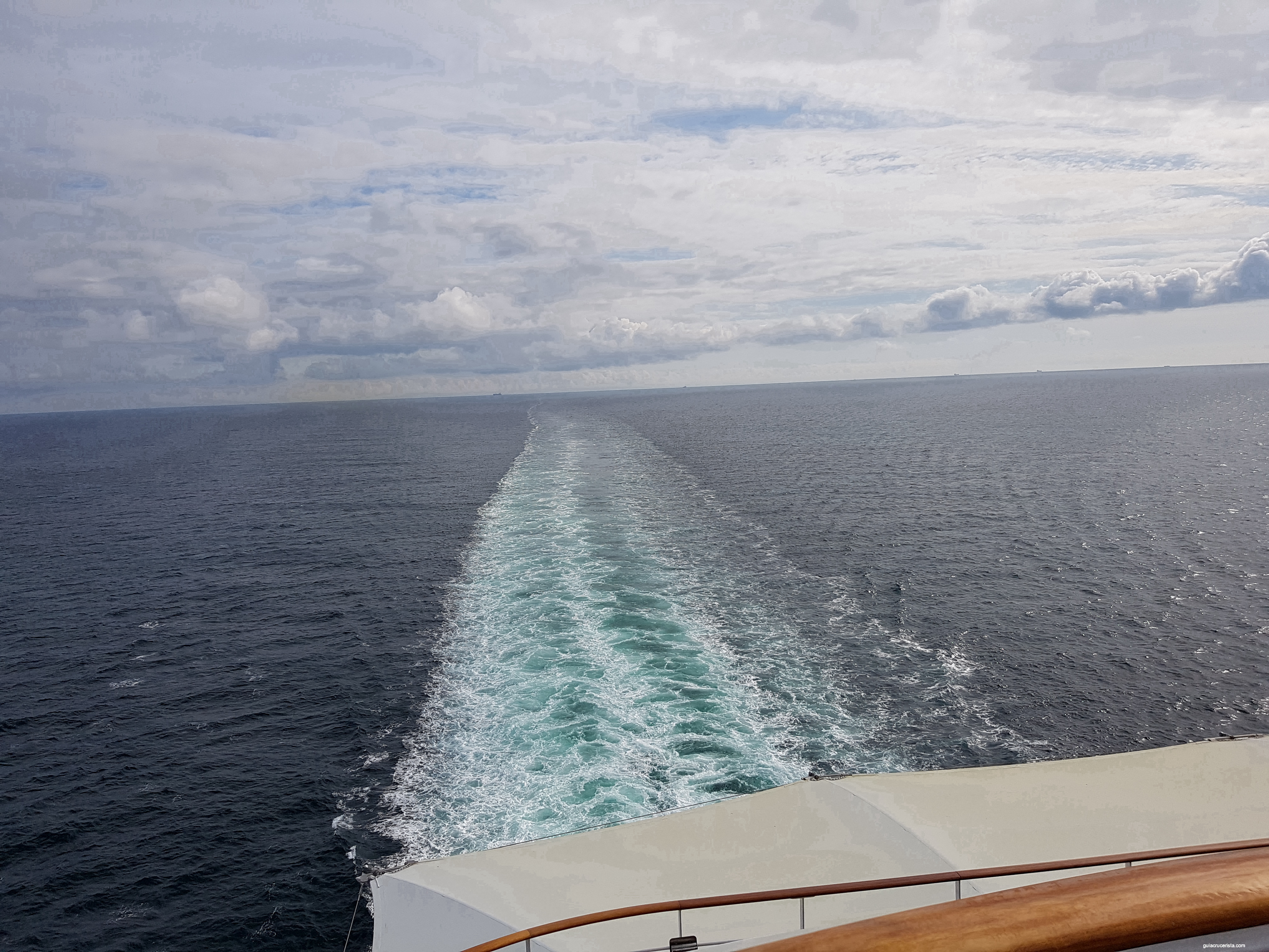 Cabinas para Mareados: Dónde Alojarse en un Crucero si te Mareas — Guía Definitiva 2026
