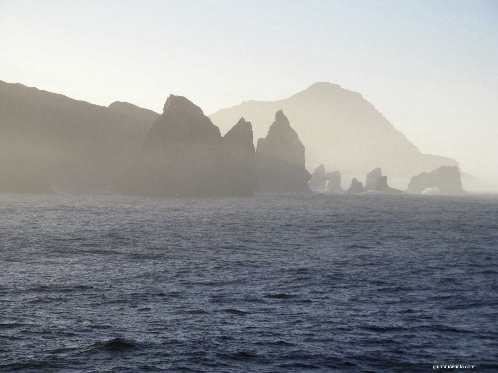 Crucero por el Estrecho de Magallanes y Cabo de Hornos 2026: La Ruta del Fin del Mundo