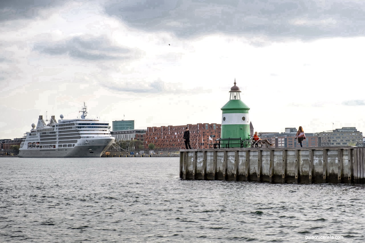 Escala en Copenhague en Crucero: la Sirenita, Nyhavn y Todo lo que Necesitas Saber